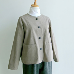国産綿麻キャンバスのゆったりノーカラージャケット＊モカベージュ