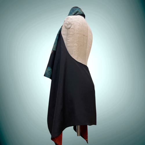 スクエア変型ジレ 着物リメイク リバーシブル フリーサイズ J71226 裏赤 留袖 リバーシブル スクエア変型ジレ 着物リメイク カーディガン