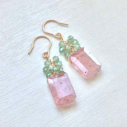 廃盤レア商品♦︎14kgfフローライトクリスマスキルトカービングピアス