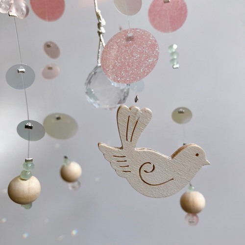 春待つ小鳥のモビールサンキャッチャー ふんわりピンク モビール