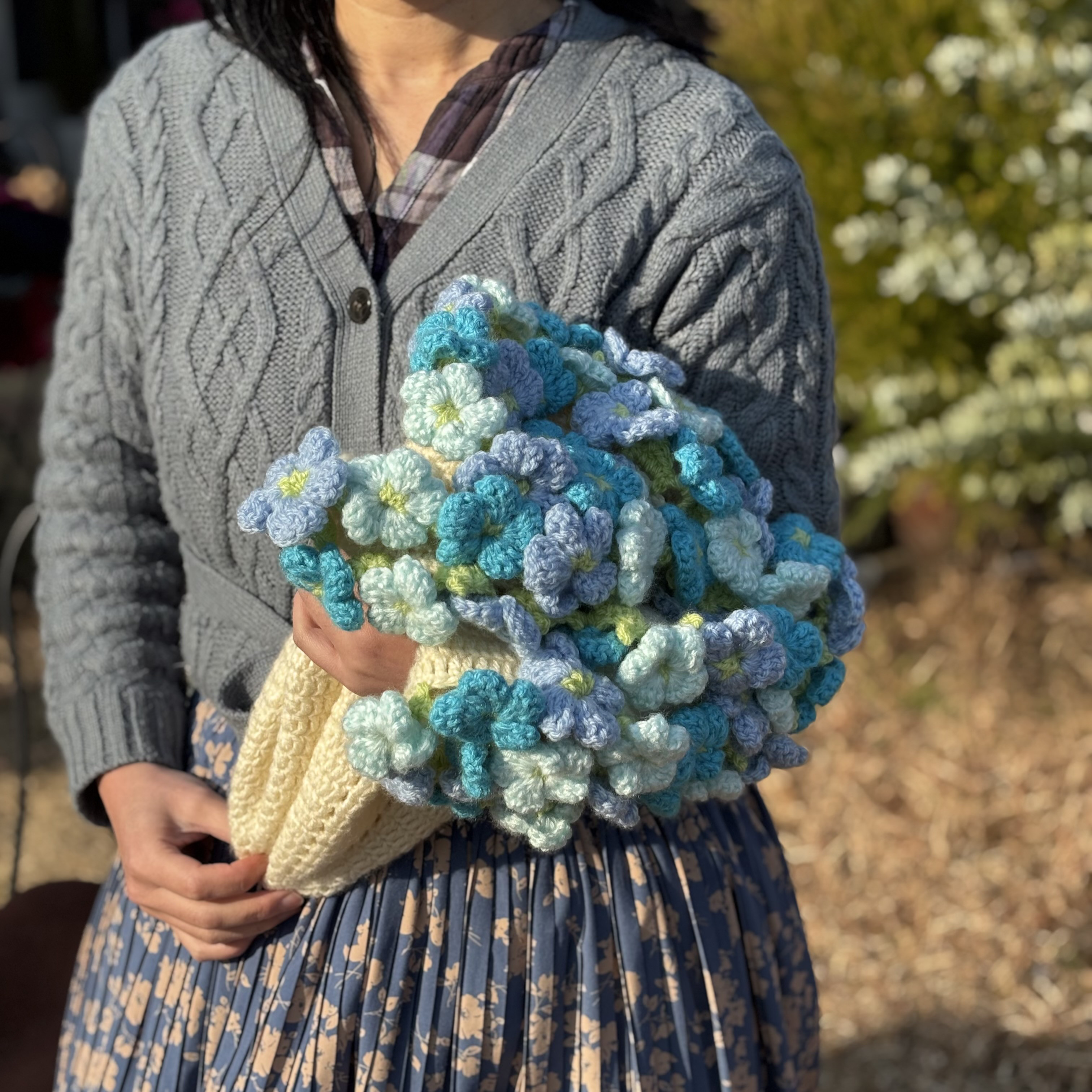 【大きめサイズ】フラワーブーケ風ニットブランケット[小花/ブルー]