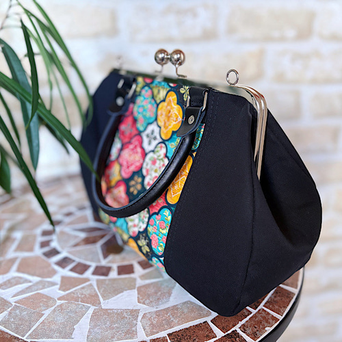 華やかモロッコ風タイル柄＊本革持ち手×ブラック帆布 2way がま口