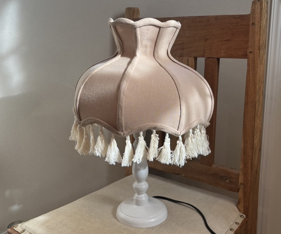 ★new★　ミルクティー色のスタンドランプ