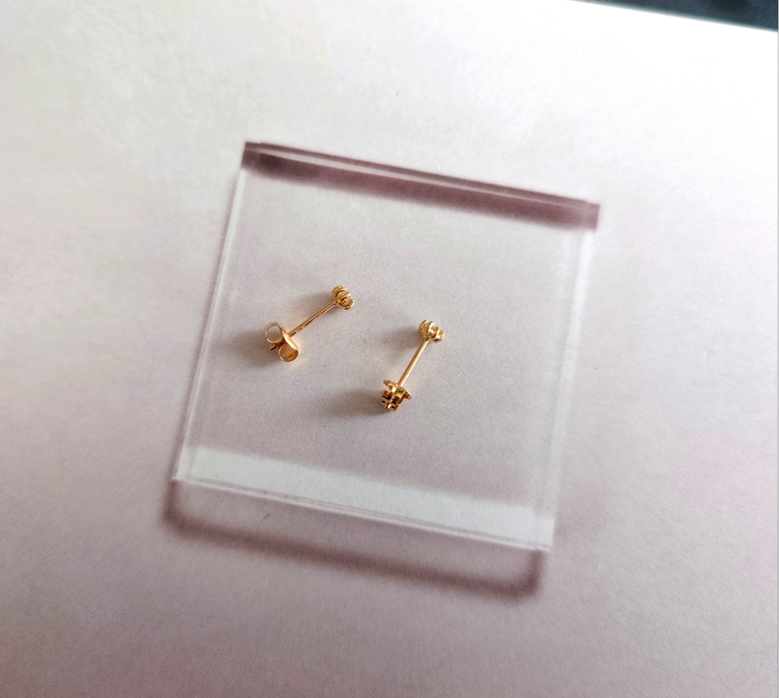 【売り切り】K18 原石ダイヤモンド　ラフダイヤモンド　ピアス スタッズピアス K18イエローゴールド