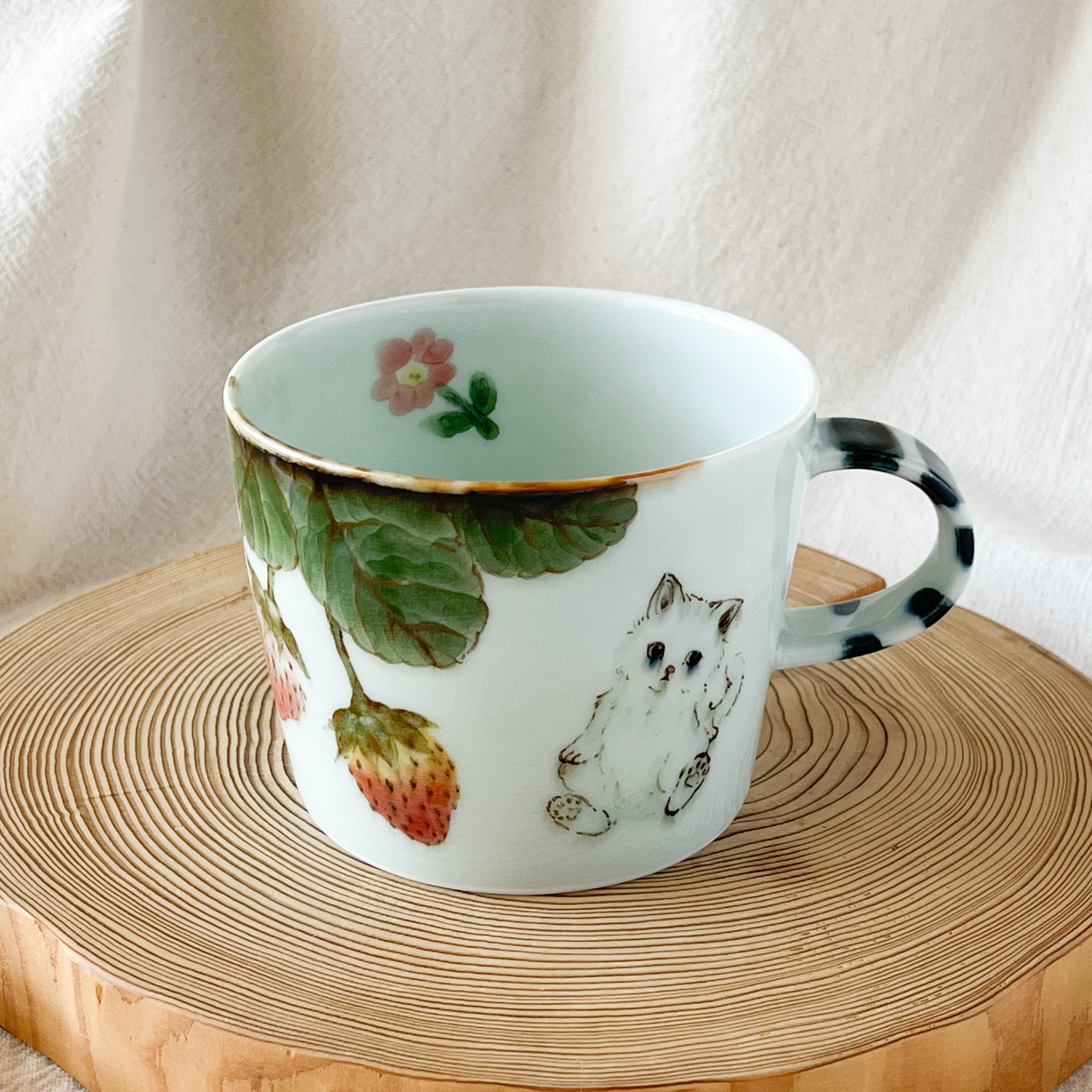 チコロット❤️すべて手描き❤️染付け❤️マグ❤️マグカップ❤️Mサイズ❤️いちご❤️猫❤️可愛い