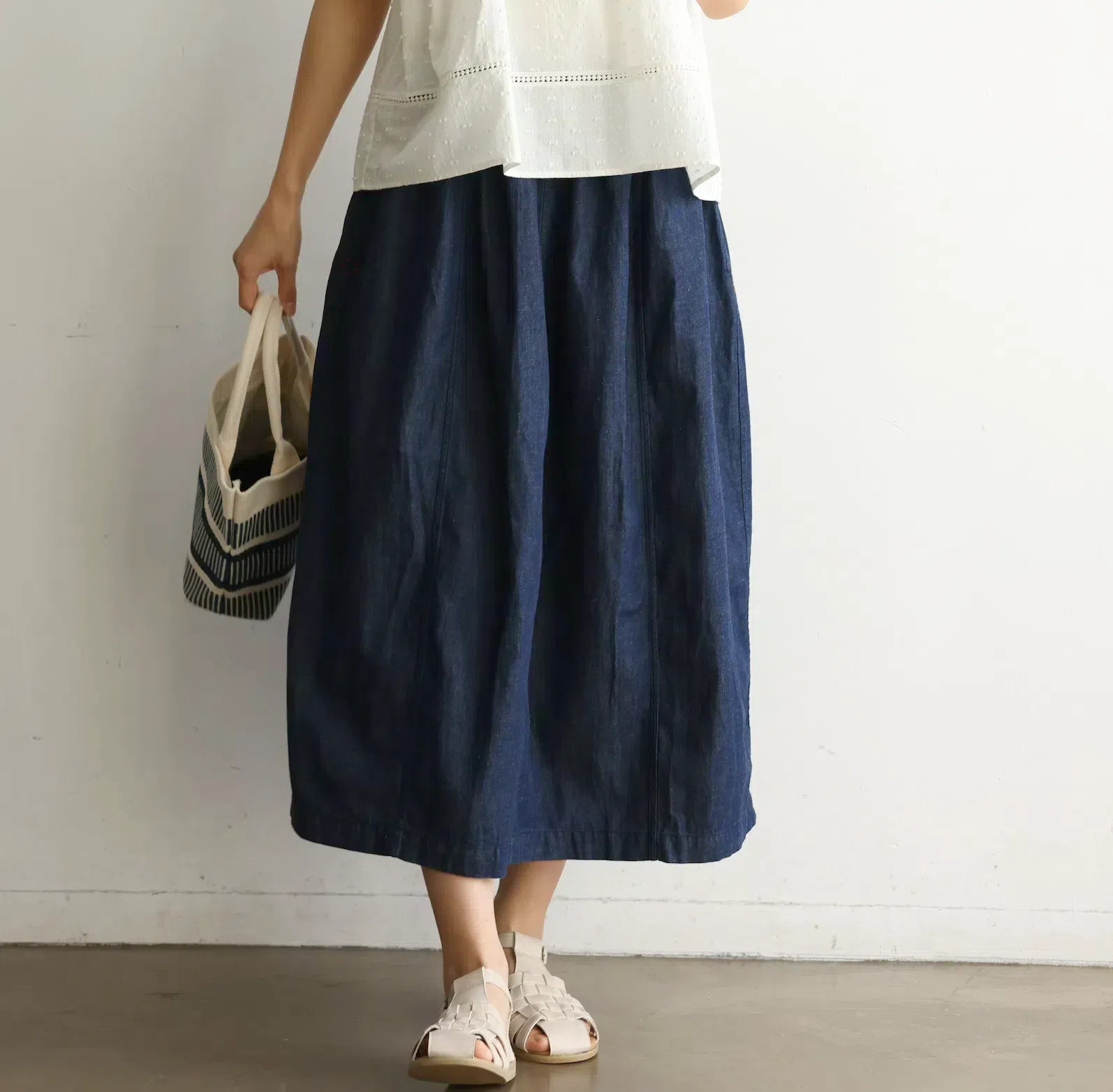 ★サンプルセール 1点のみ★オールシーズン、お洒落な味方 コクーンスカート デニムスカート  240908-1