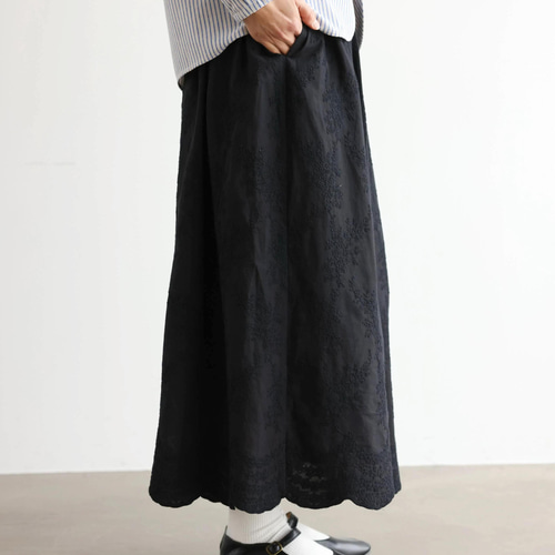 ☆サンプルセール 1点のみ☆特別感のある ふんわり広がるフラワー刺繍