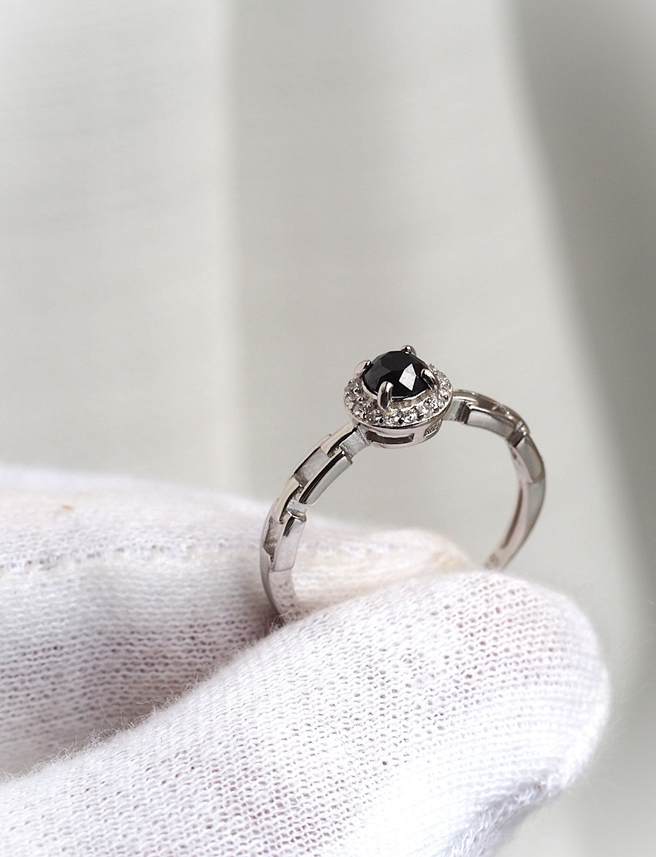 ブラックダイヤモンド4 　　S925wgチェーンデザインリング