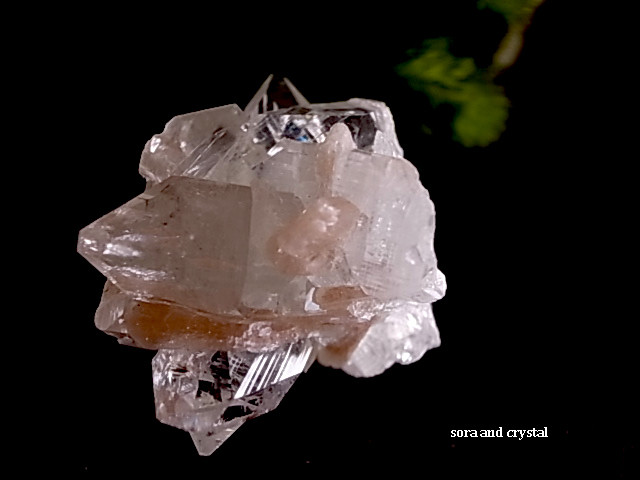 アポフィライト　インド産　原石　高品質　２８ｇ　天然石