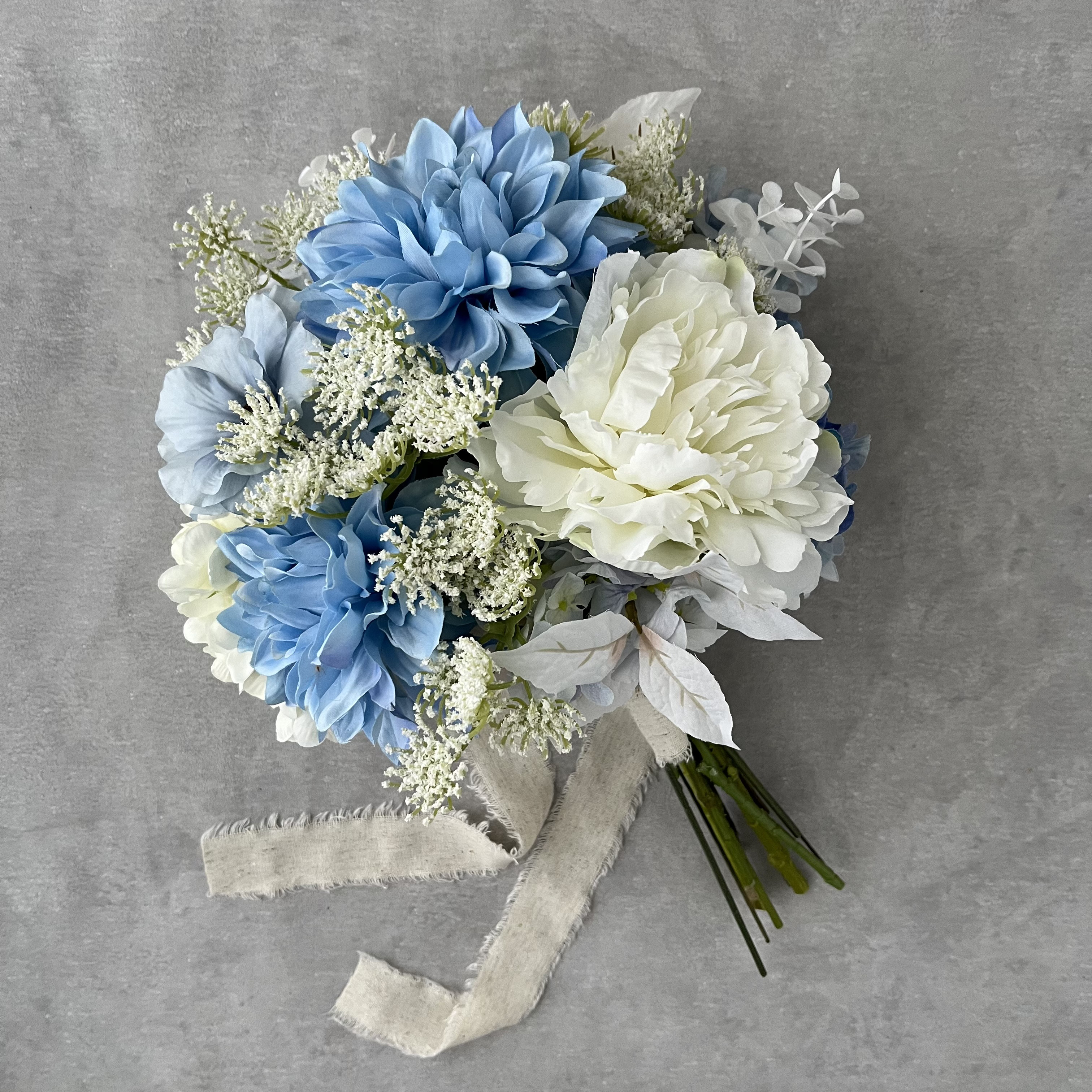 ホワイトブルーのブーケ