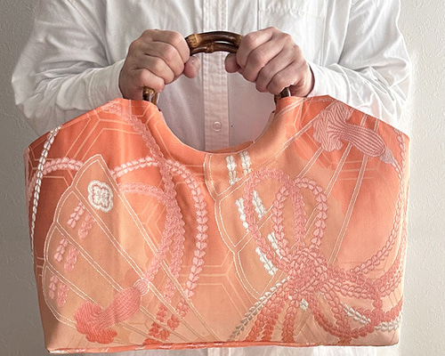 きらめく扇面に刺繍の白梅 袋帯 リメイク バンブーハンドルバッグ 浅型