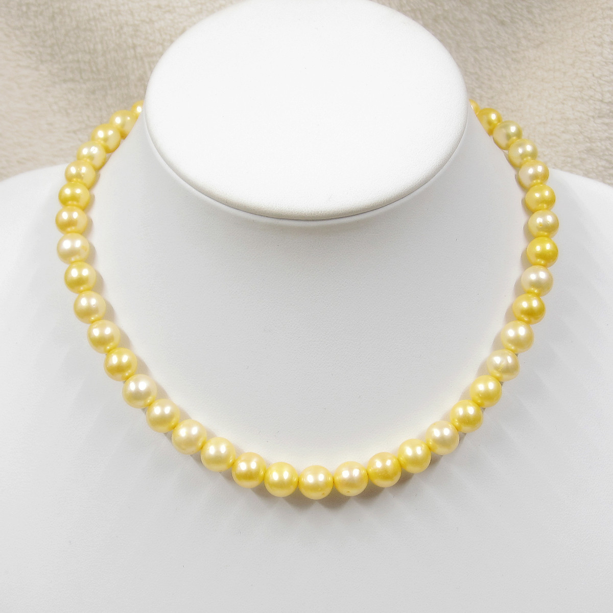 ゴールデンカラーの本真珠とSV925のネックレス（42cm、8mm、淡水パール、綺麗な照り、ラウンド、6月の誕生石）