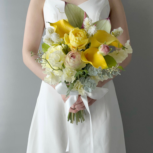 ナチュラルホワイトイエローブーケ　アーティフィシャルフラワー　前撮りブーケ 春の大人イエローブーケ｜前撮り・結婚式・ホテル婚に｜カラーリリー
