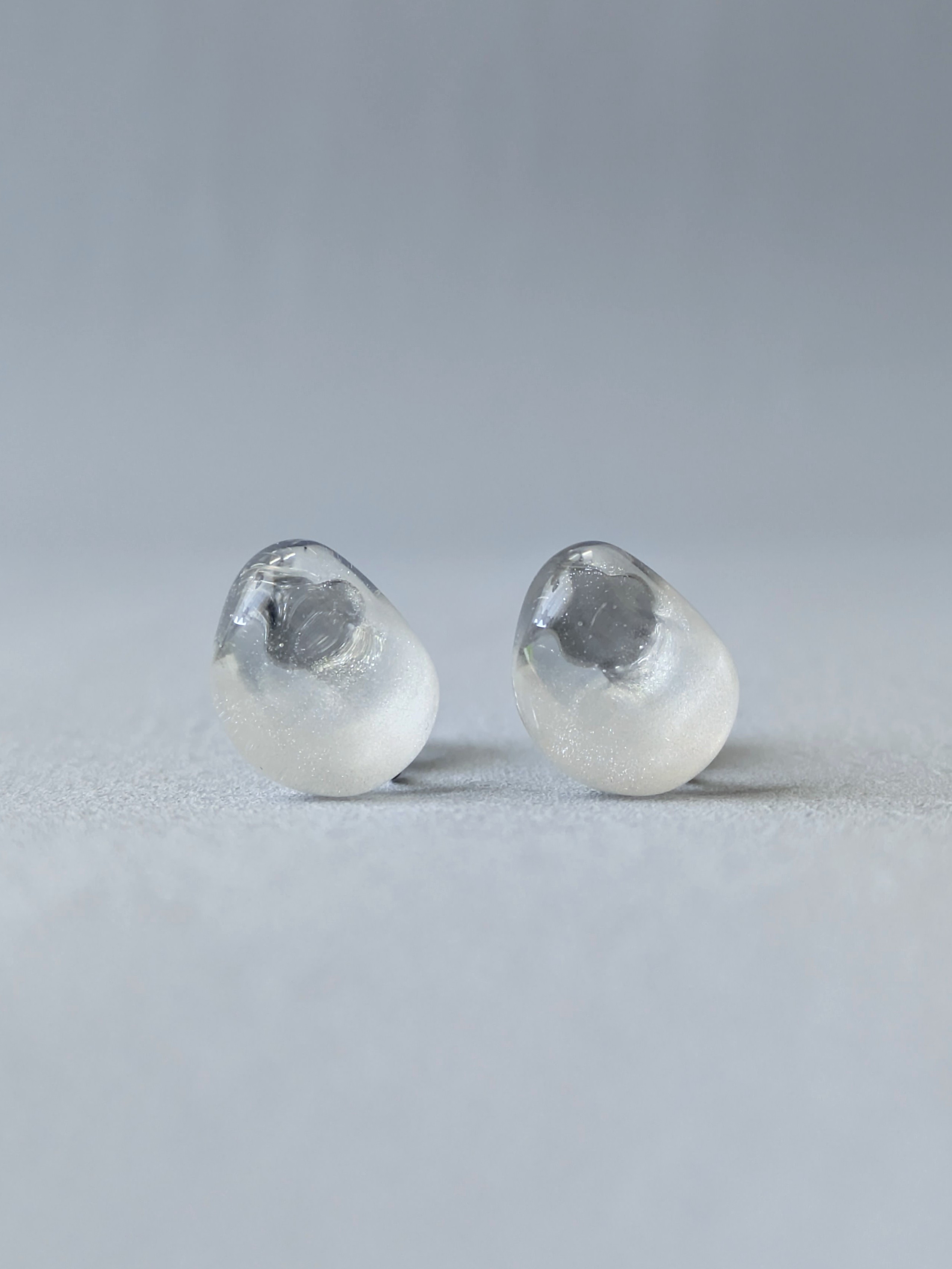 [心のひとしずく] イヤリング/ピアス 痛くない 軽い レジン 透明感 キスカパール