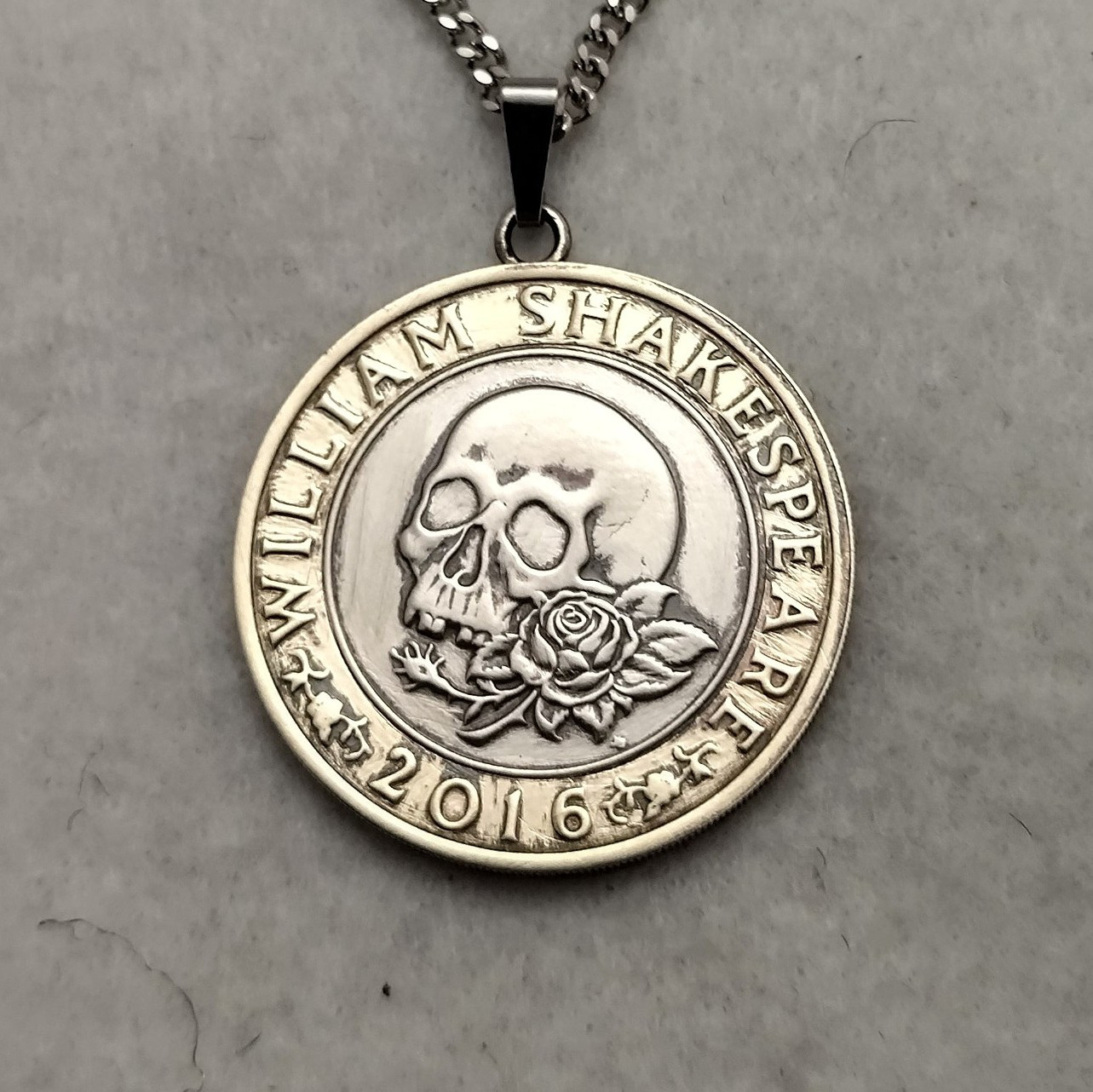 シェイクスピア悲劇『リチャード三世』  イギリスのコインネックレス