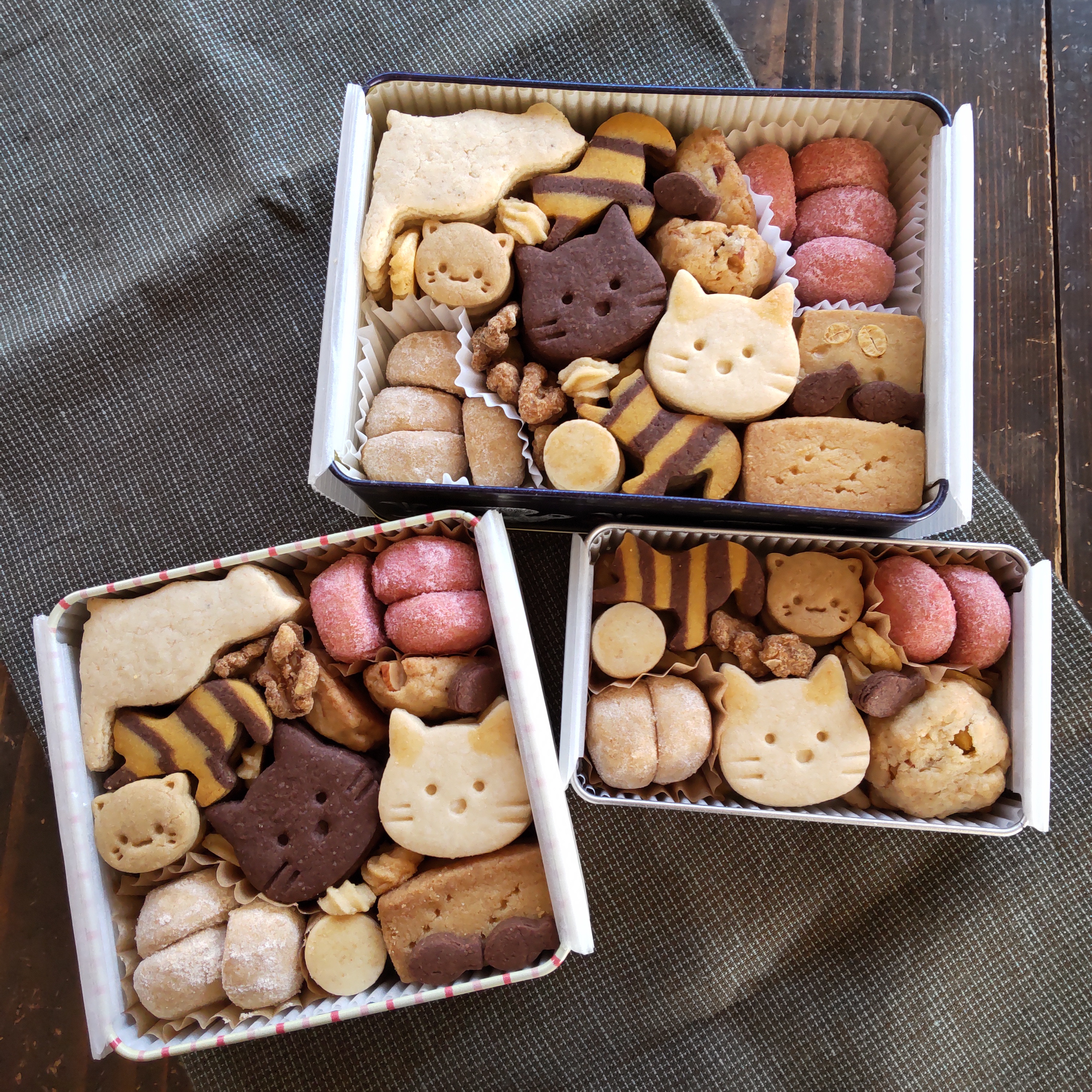 【「ねこneko♪クッキー缶」の原材料表示】