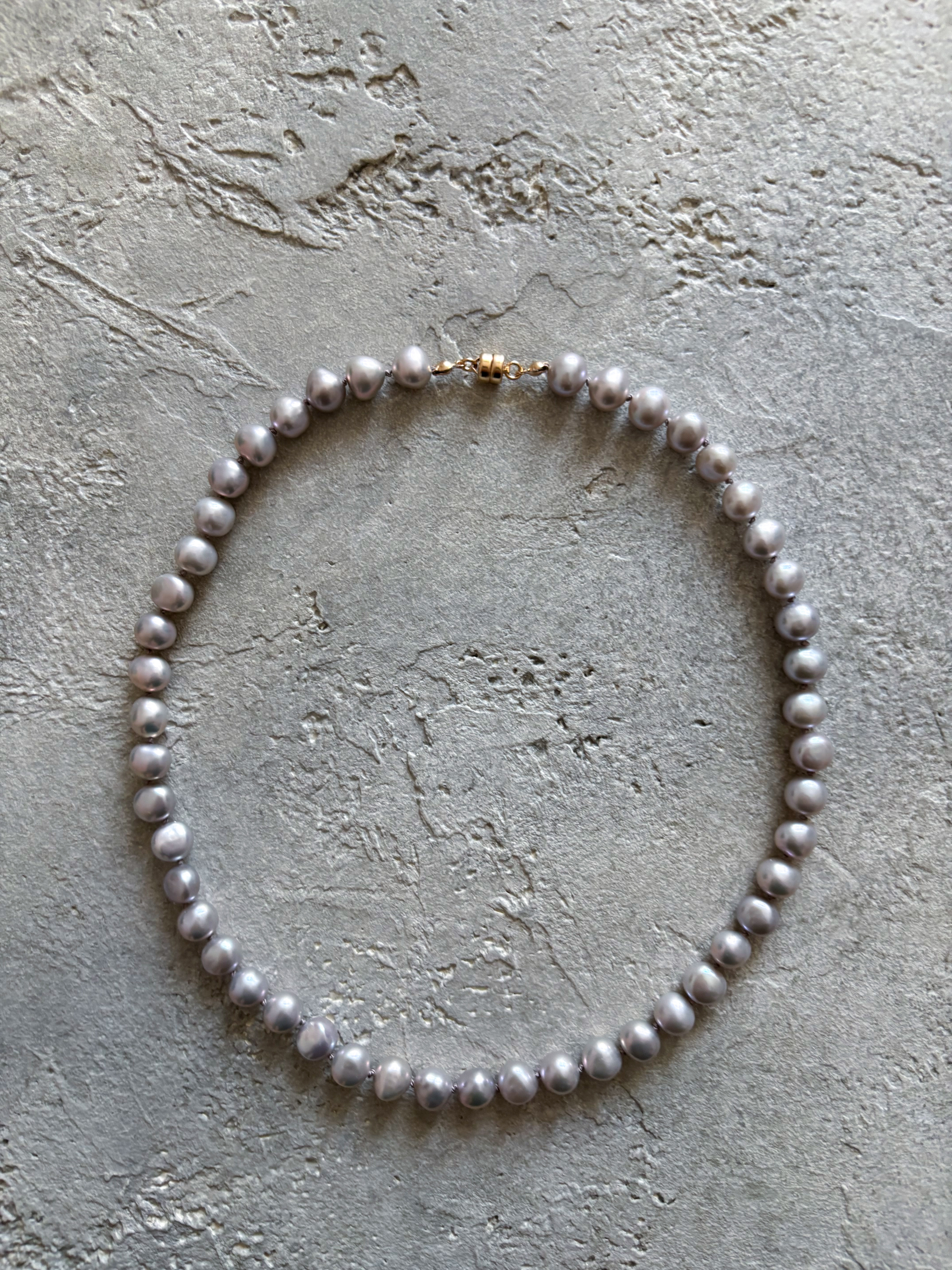 グレー淡水バロックパール　ネックレス　オールノット　14kgf 42cm