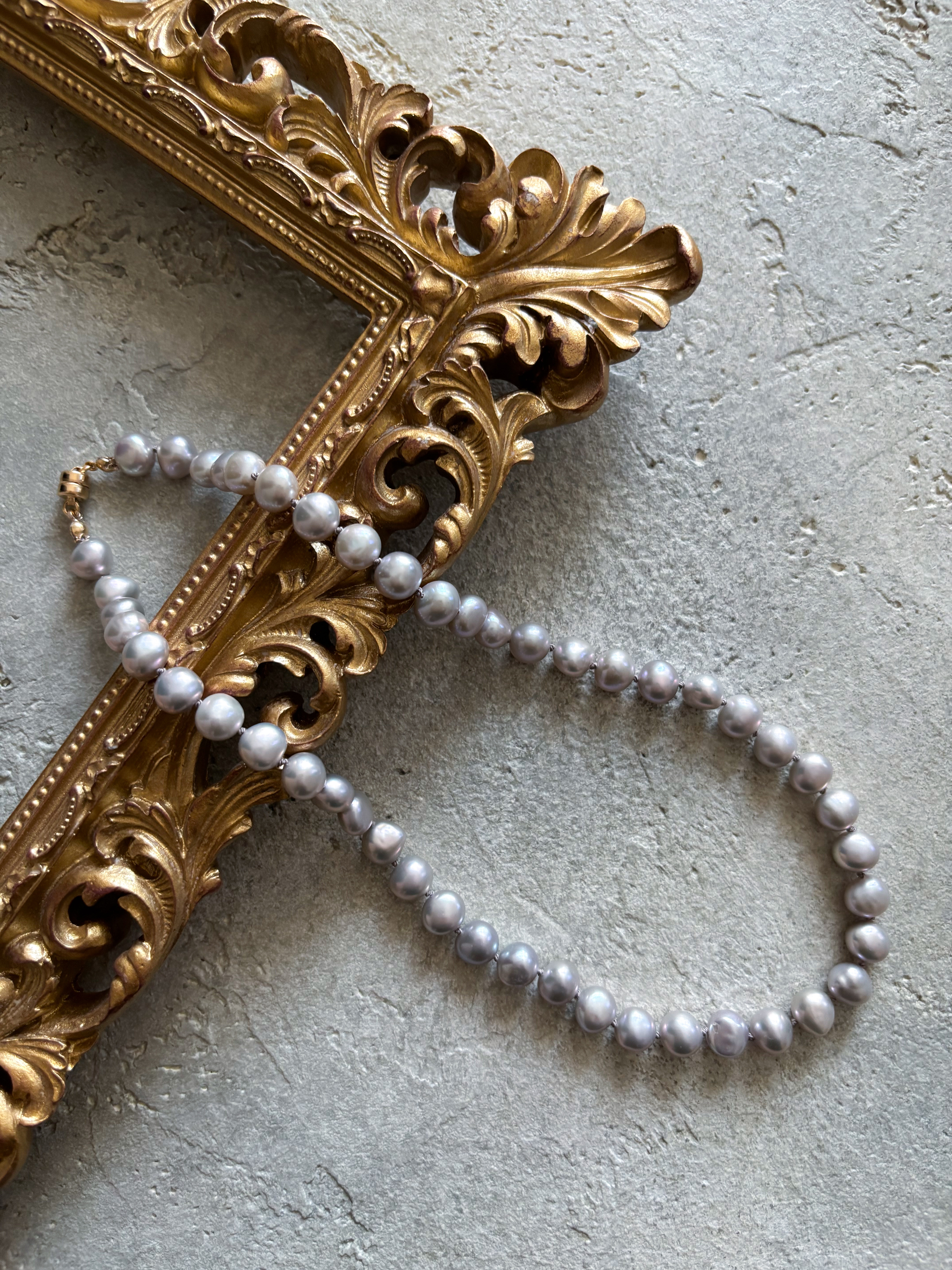 グレー淡水バロックパール　ネックレス　オールノット　14kgf 42cm