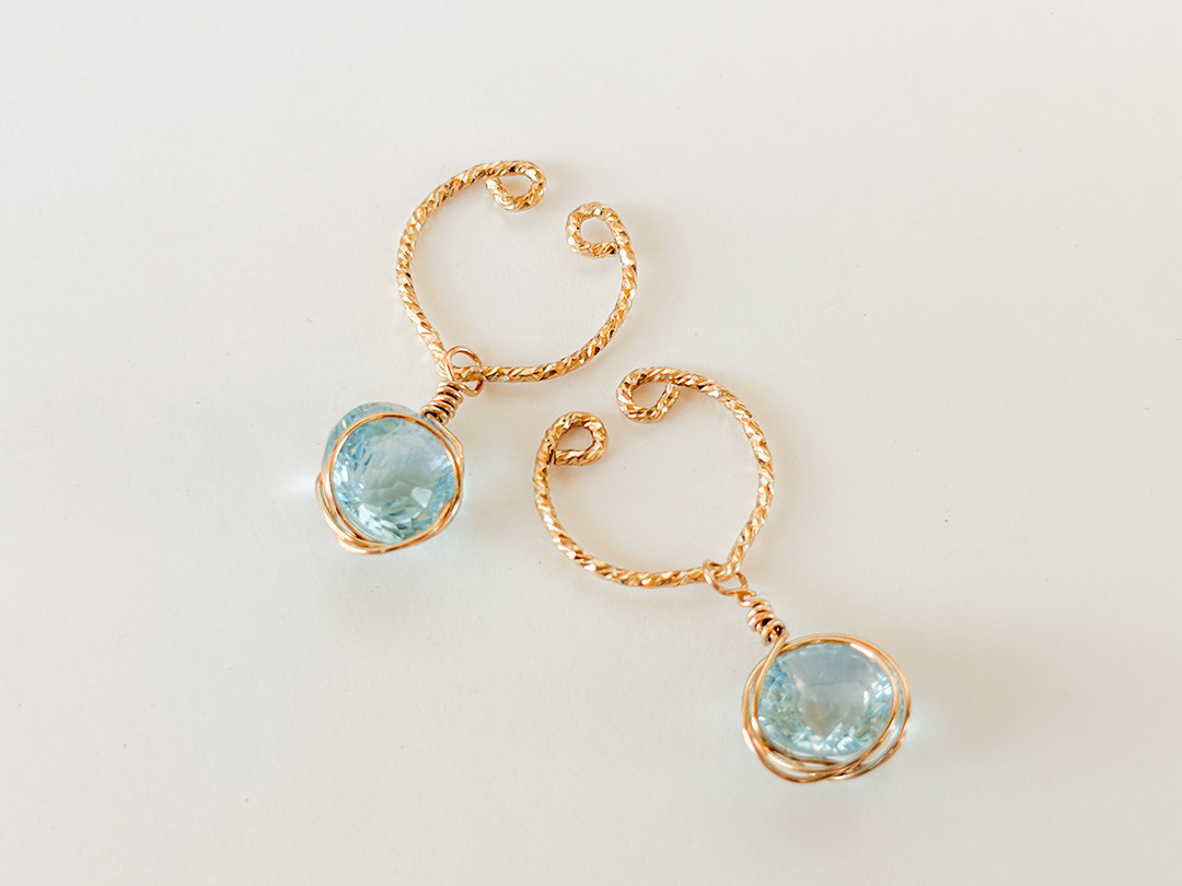 スカイブルートパーズ宝石質/AAA)◆ルース(高品質)◆14kgf◆天然石◆ノンホールピアス