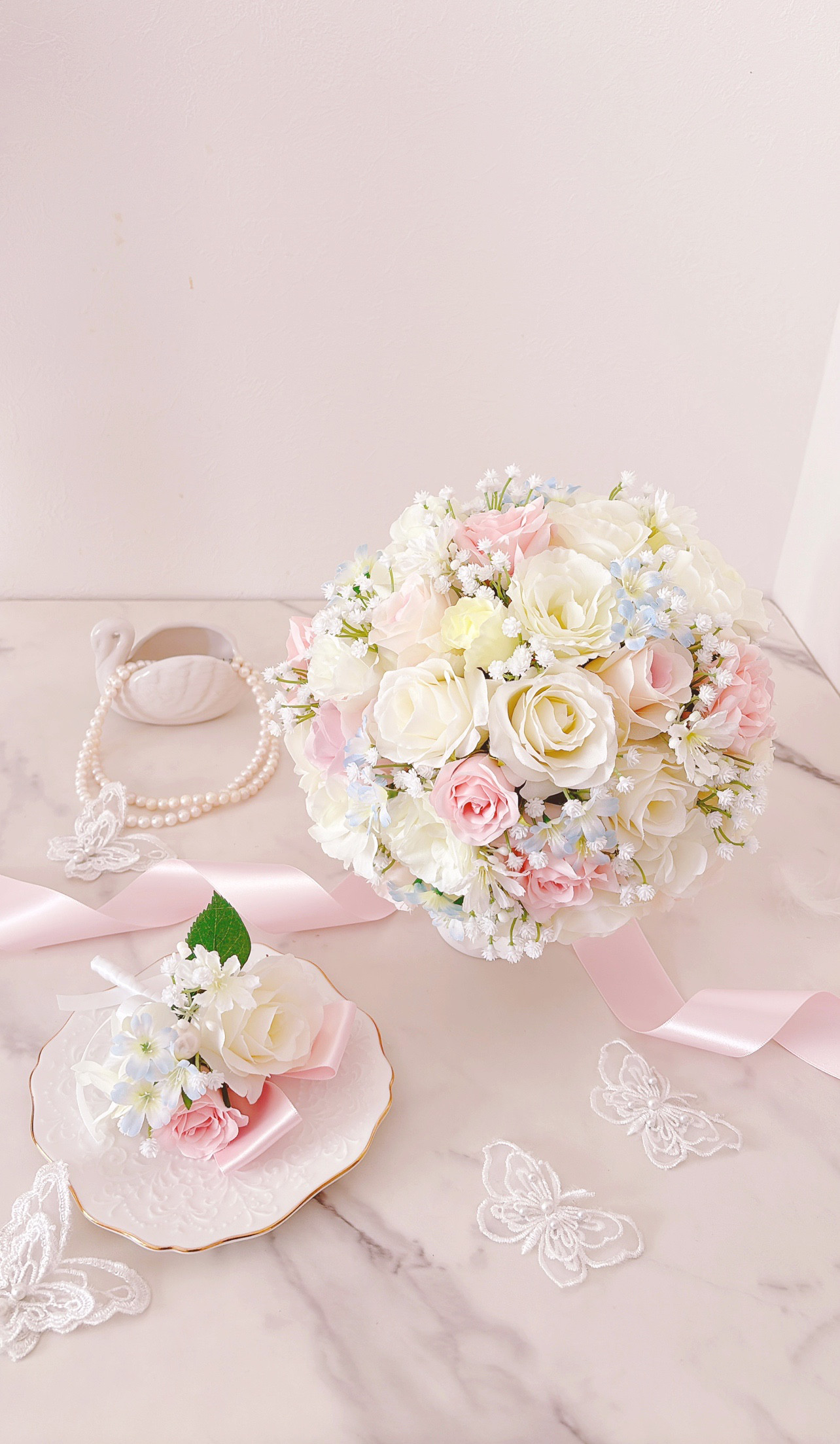 ローズとカスミソウのウエディングブーケ（造花）アーティフィシャルフラワー　パステルカラー　ピンク•ホワイト•ブルー