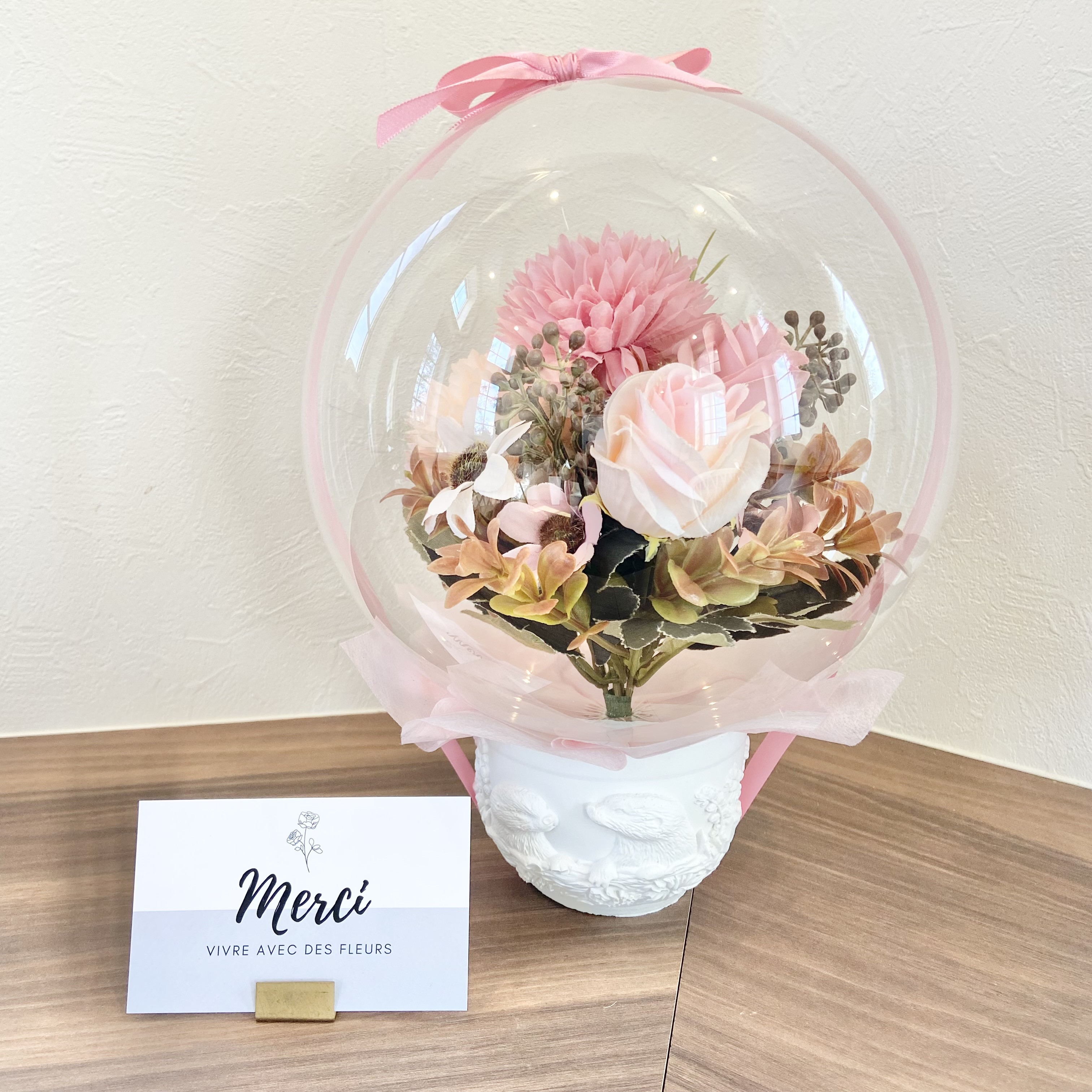 フラワーバルーンアレンジ♡ ホワイトセメント花器