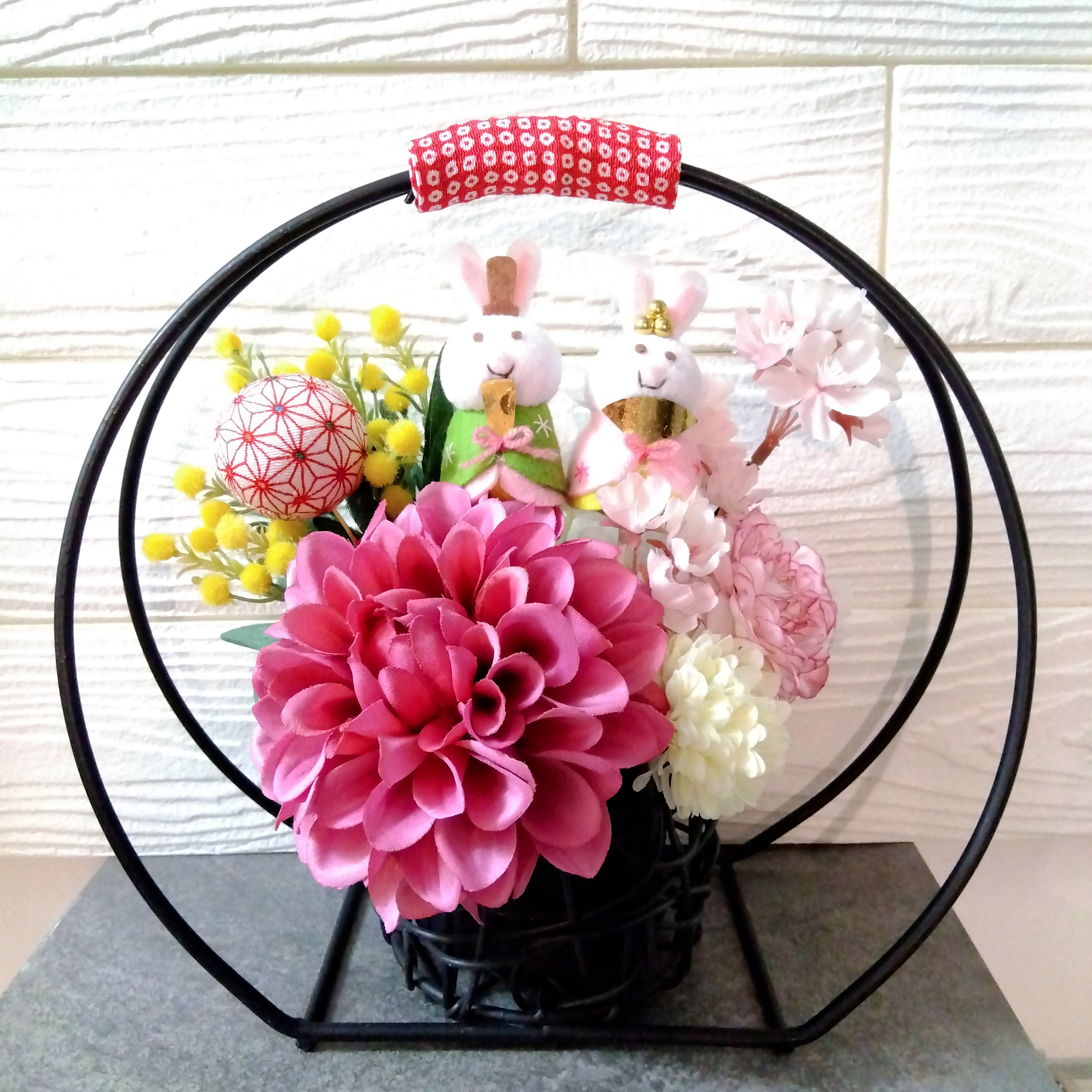 ひなまつり  お雛様　ひな人形  フラワーアレンジ　桜　ミモザ　ウサギ