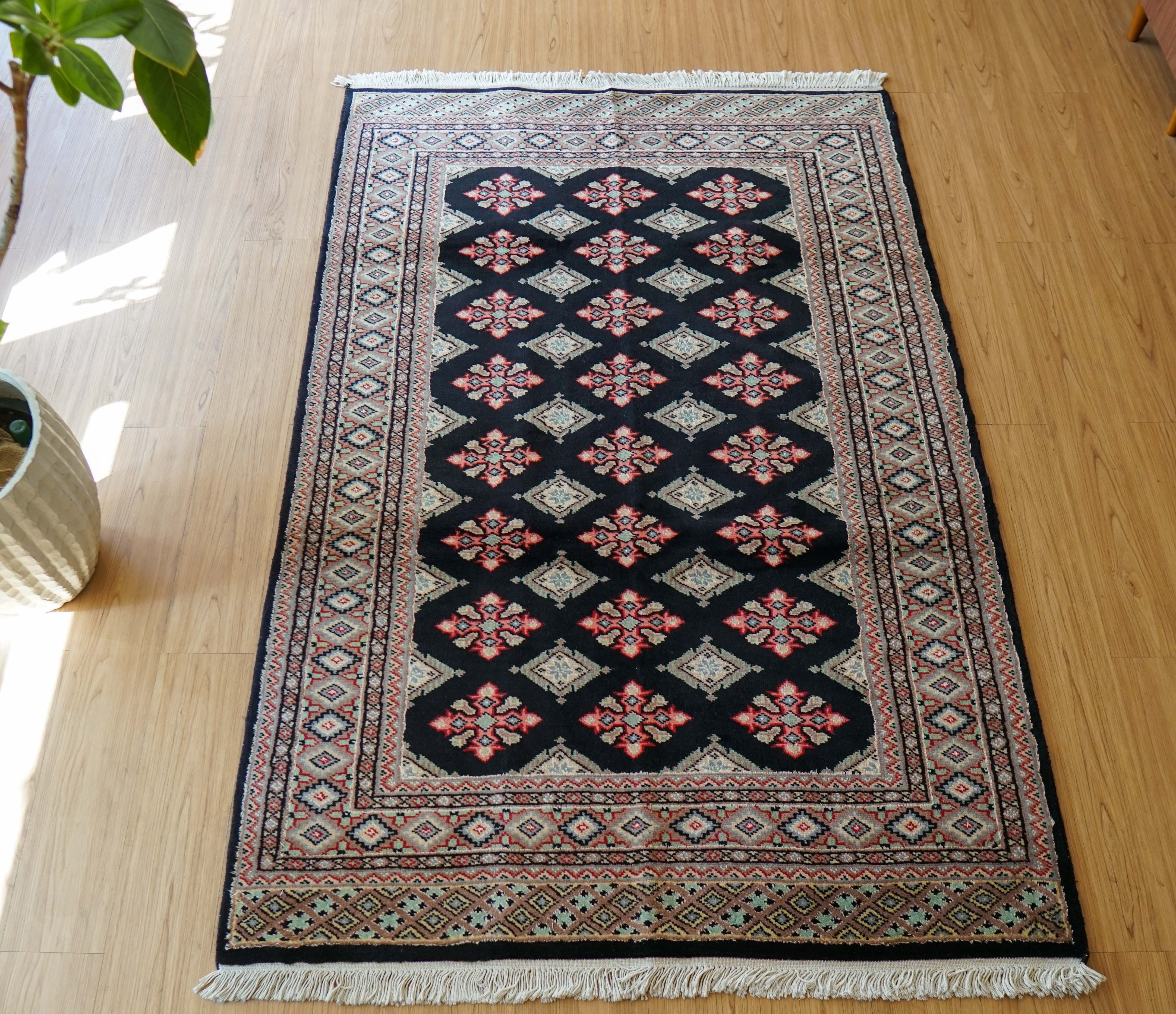 パキスタン手織り絨毯 181×121cm トライバルラグ