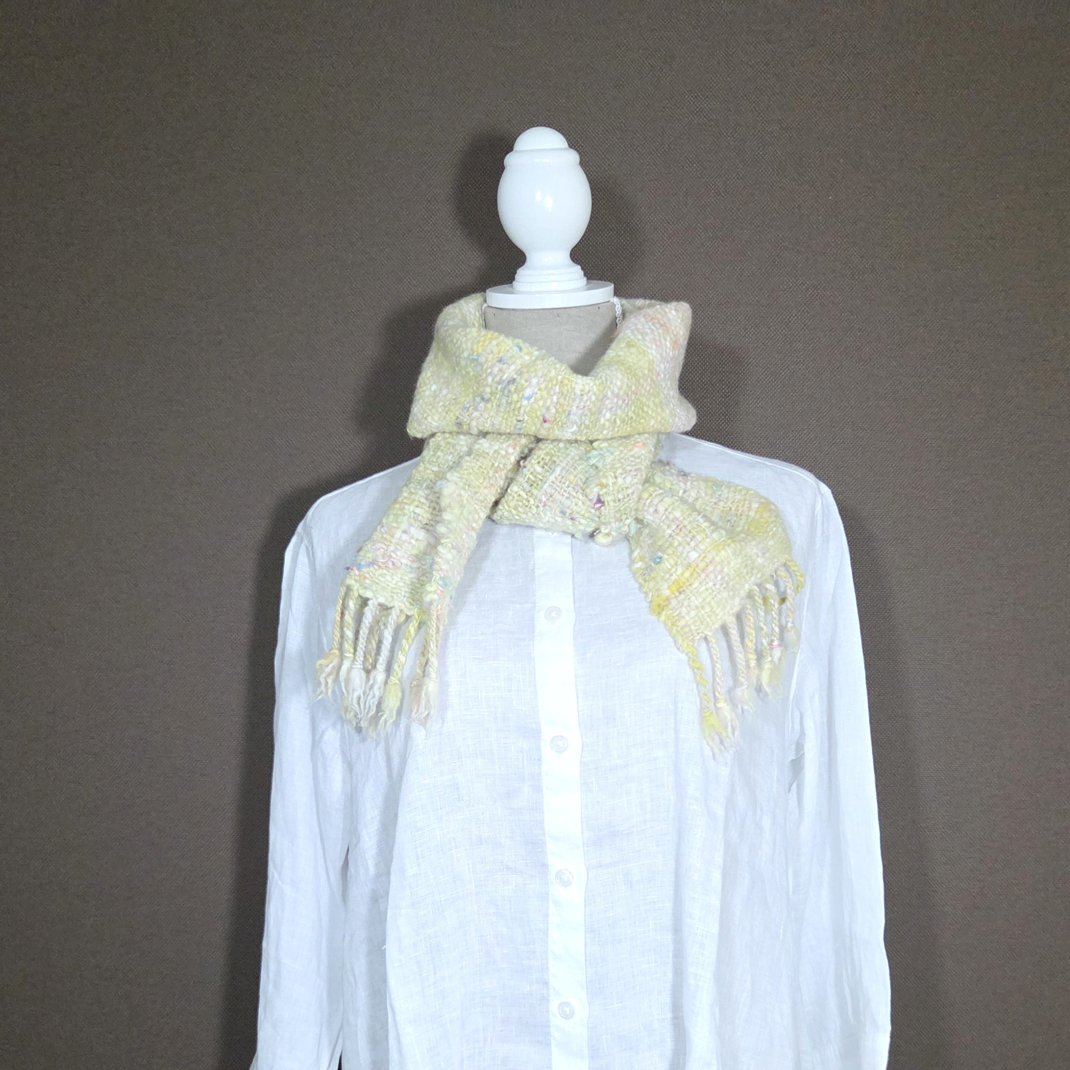 手紡ぎ手織り　しっかりほっこり温かいマフラー　作品26009