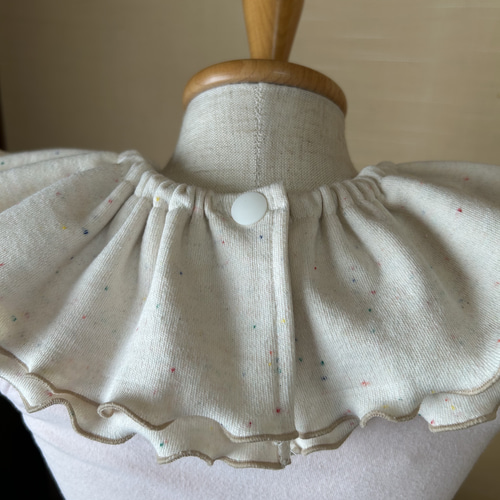 pika様オーダー品　ハンドメイド　メロウフリルスタイ　ハート柄アイレットニット メロウスタイ フリルスタイ ハンドメイド 日本製 生成り スタイ