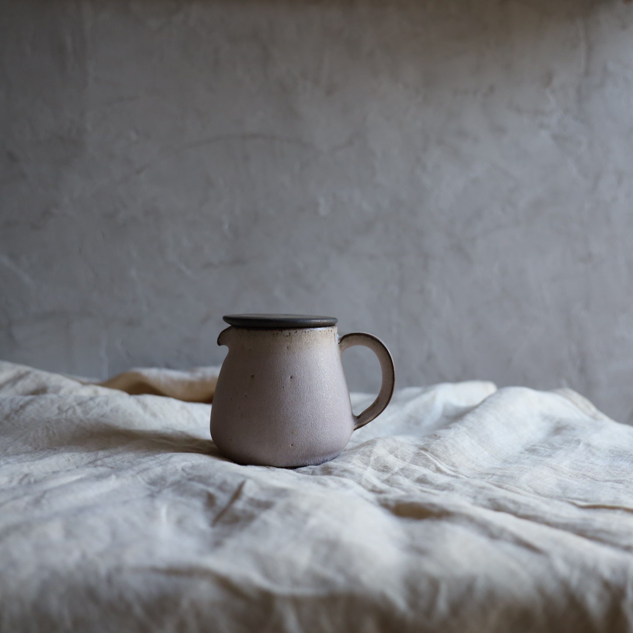 鉄粉のあるティーポット・サーバー　桃グレー紫 5,139円