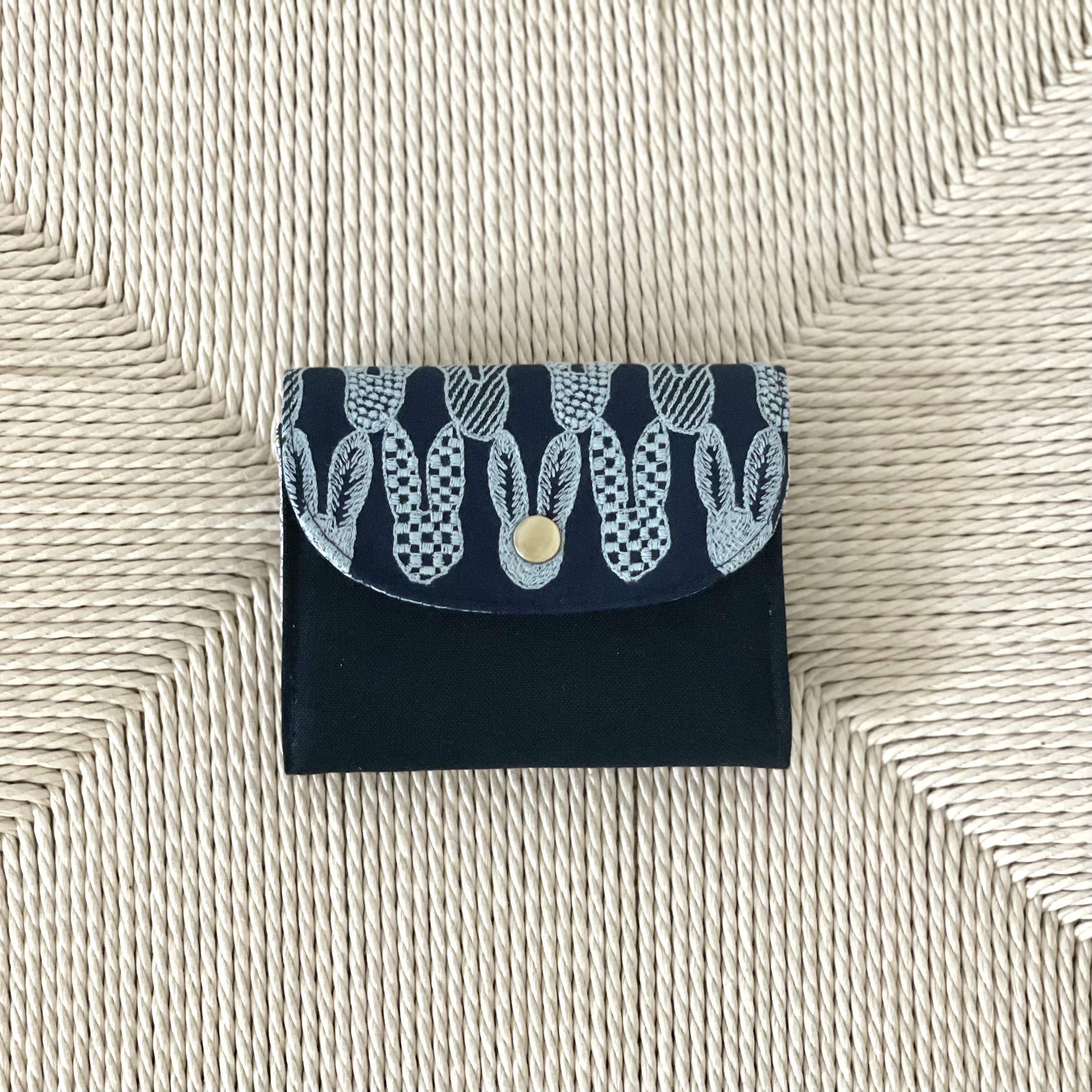1点限り ⚮̈ミナペルホネン　pomppia navy コンパクトウォレットS ミニ財布