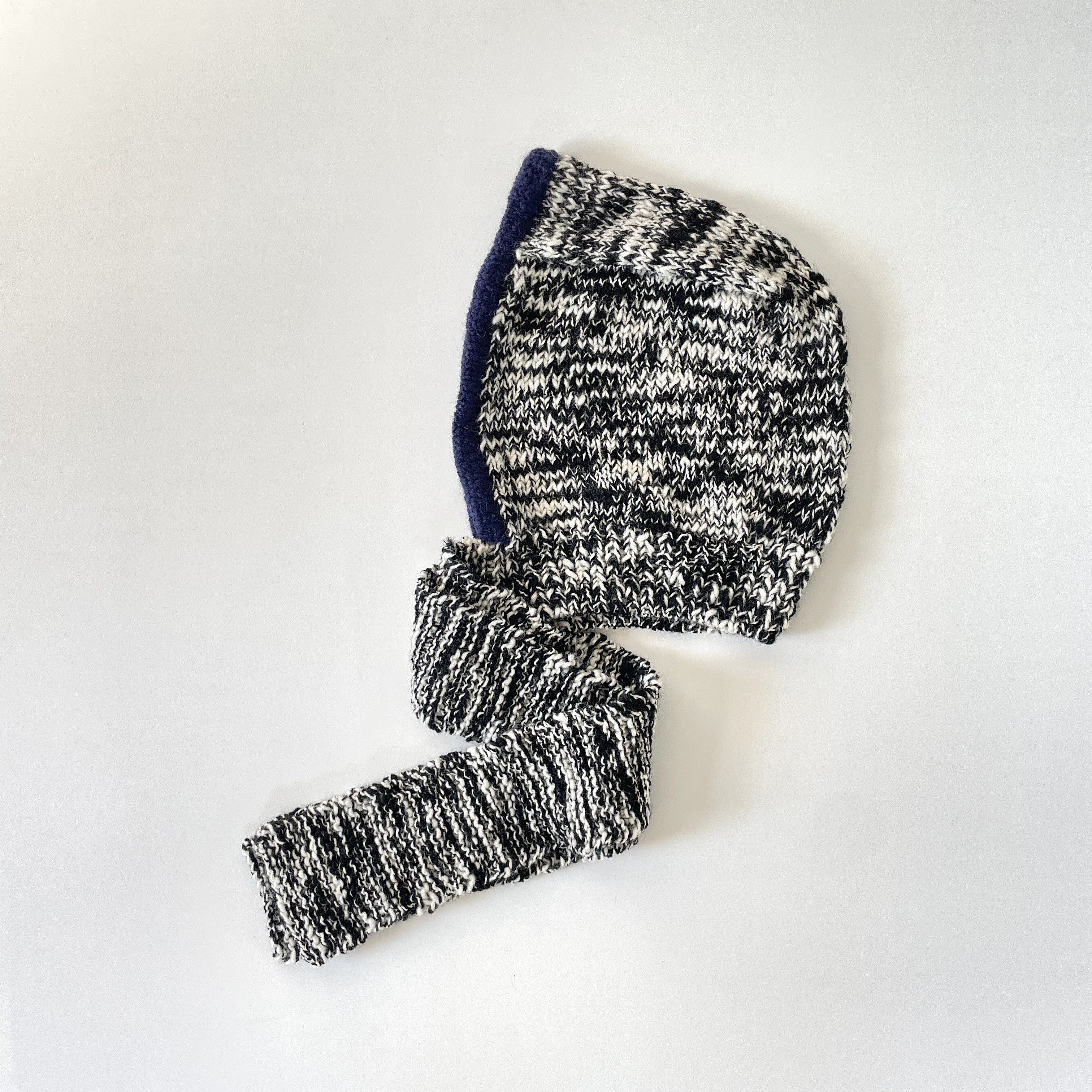 フード付きマフラー　ブラック×ホワイト×ネイビー　モノトーン　ユニセックス