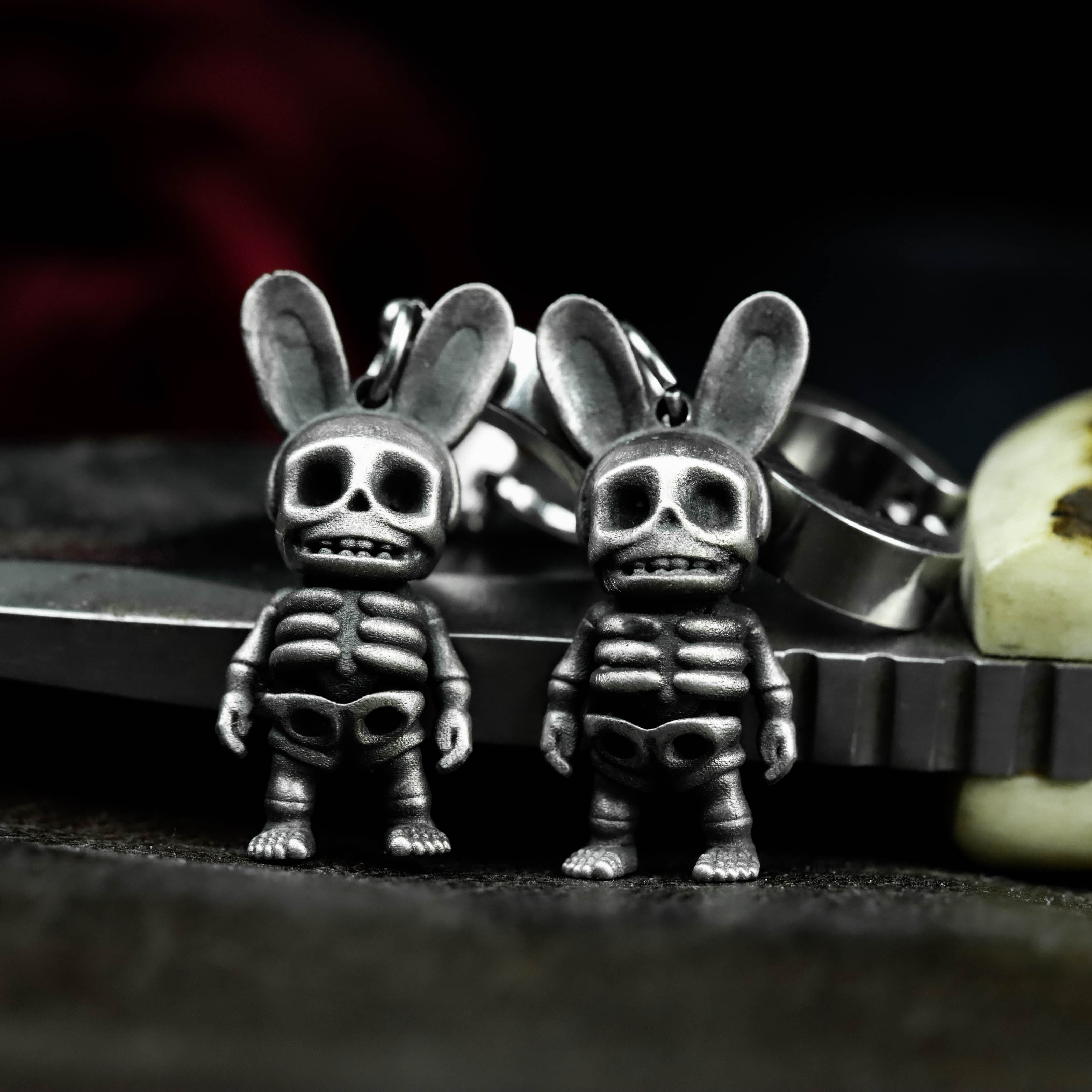 スケルトンバニーイヤリング - 925シルバー スカル ラビット デザイン