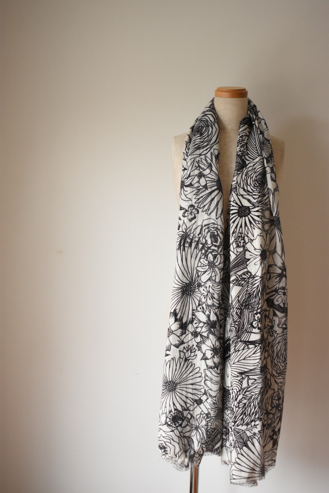 シルクウール綿麻大伴ストール　|　U-conic ブラック