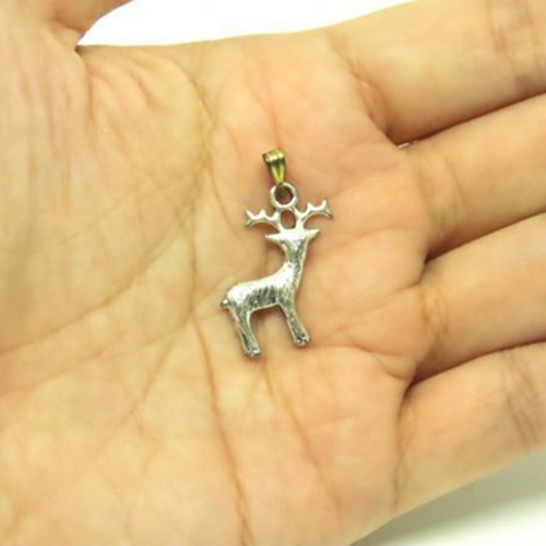 CHANEL トナカイデザイン ネックレストップ　クリスマス トナカイ 牛本革紐付 チョーカー ペンダント ネックレス 鹿 クリスマス