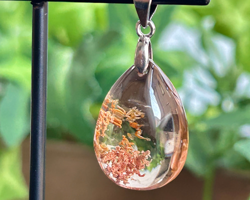 透明感たっぷりのガーデンクウォーツのペンダントトップ　ご希望の方にチェーン無料 透明感たっぷりのガーデンクウォーツのペンダントトップ ご希望の方に