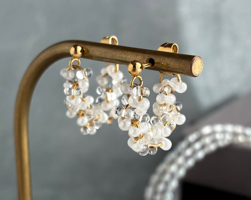 他と被らないホワイトフープピアス/イヤリング シンプル ゴールド