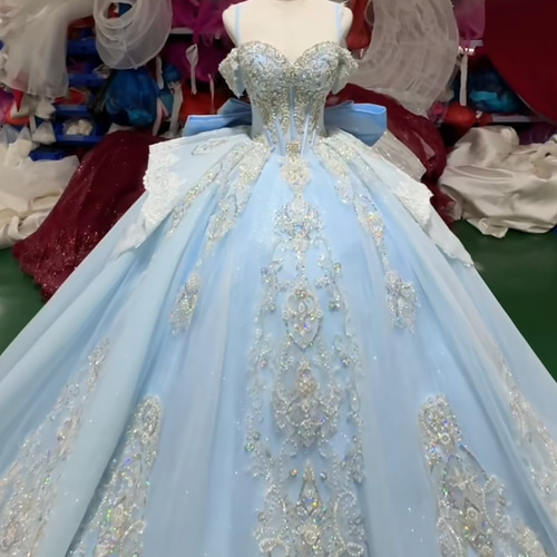 カラードレス 柔らかいブルー オフショルダー キラキラ バックリボン