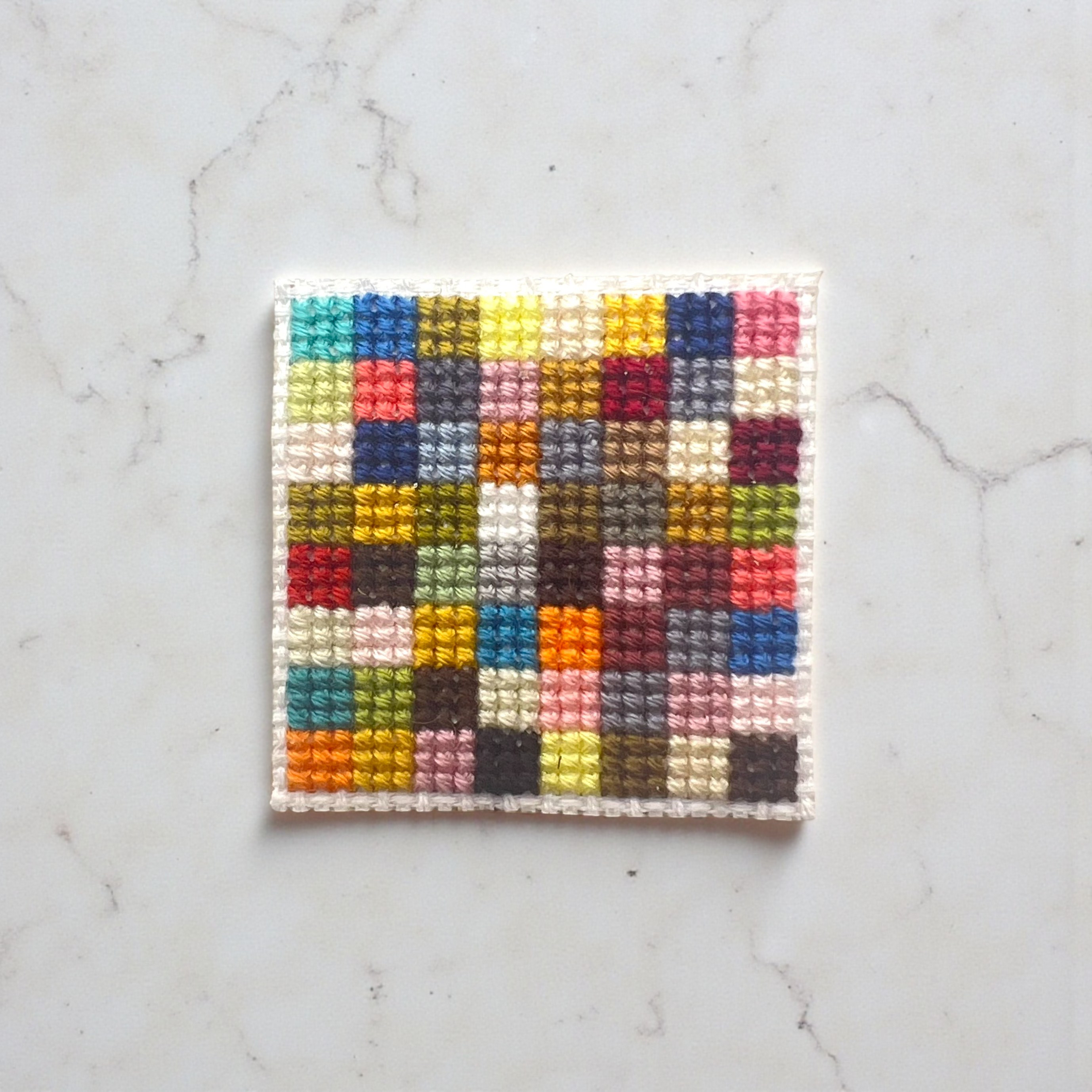 カラーパレットブローチ(クロスステッチ技法)(縦40mm-横40mm)  l-beaa007bro