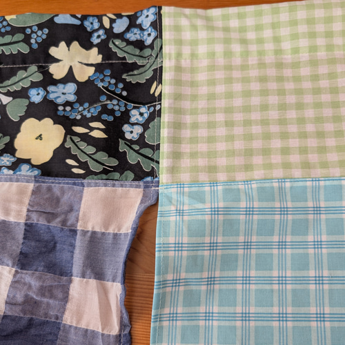 ♥ブルーを楽しむ♥海外インテリアのような♥️大きめパッチワーク