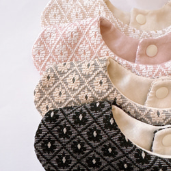 韓国生地 リボン&ハート刺繍 花びらスタイ もくもくスタイ 出産祝い