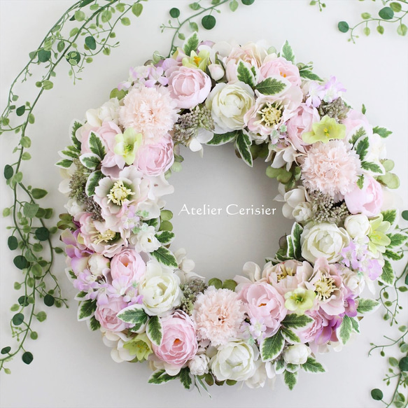 ☆ラナンキュラス クリスマスローズ カーネーション リース＜アーティフィシャルフラワー＞ホワイト ピンク 34センチ 1枚目の画像