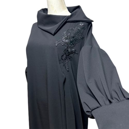 振袖 着物リメイク ドレス 和柄 ワンピース ぽわん袖 変わり襟 黒×金彩