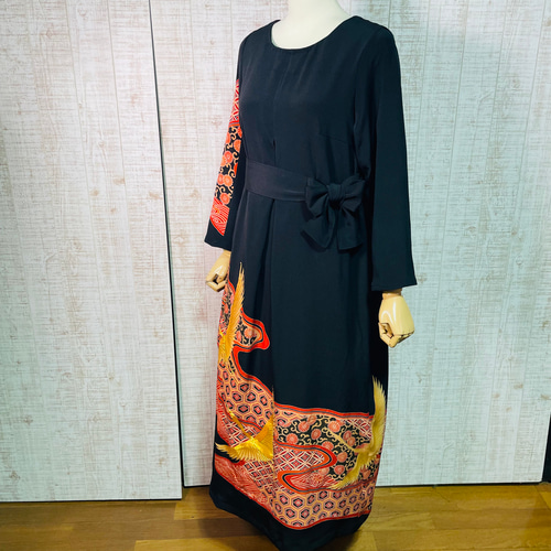 着物リメイクワンピースチュニック 黒ブラック白色総絞り亀甲柄