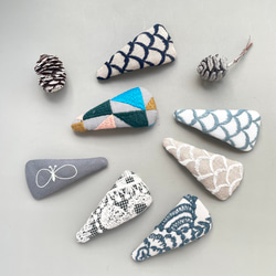 ミナペルホネン生地のヘアゴム/Choucho/ちょうちょ/リネン/刺繍/ダーク