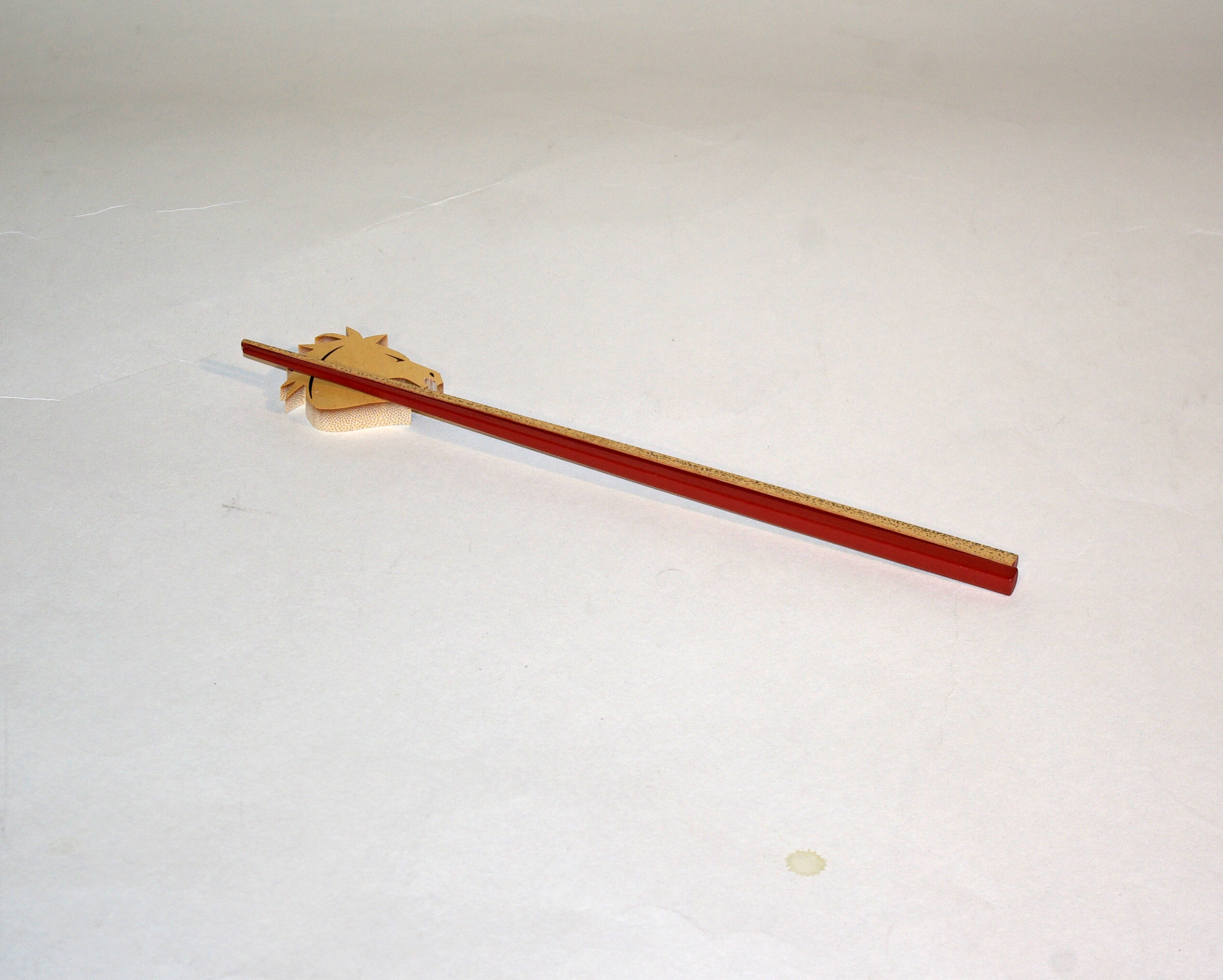 竹で作った干支箸置き　午