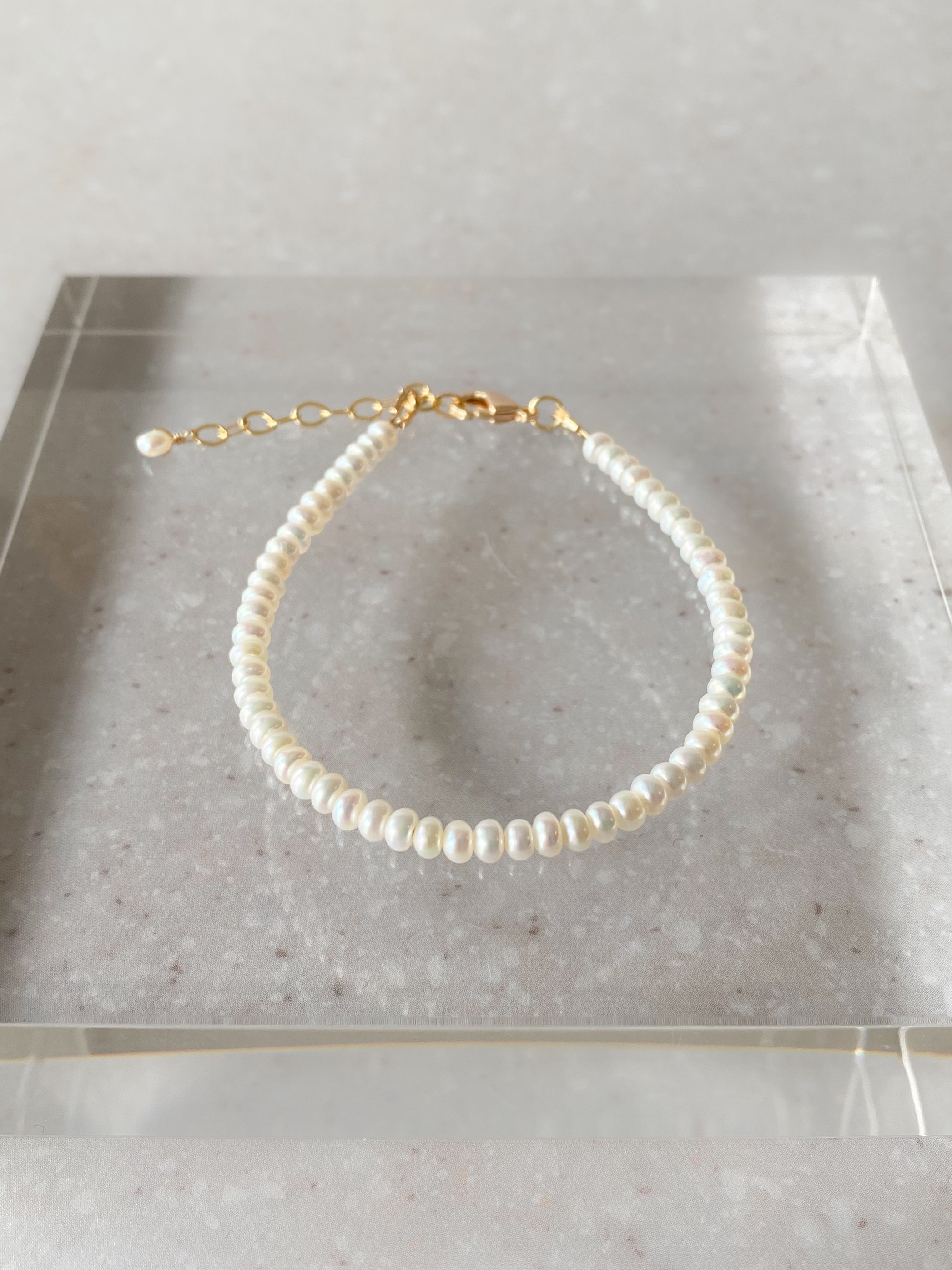 小粒淡水パールブレスレット　14kgf  ベビーパール　ギフト