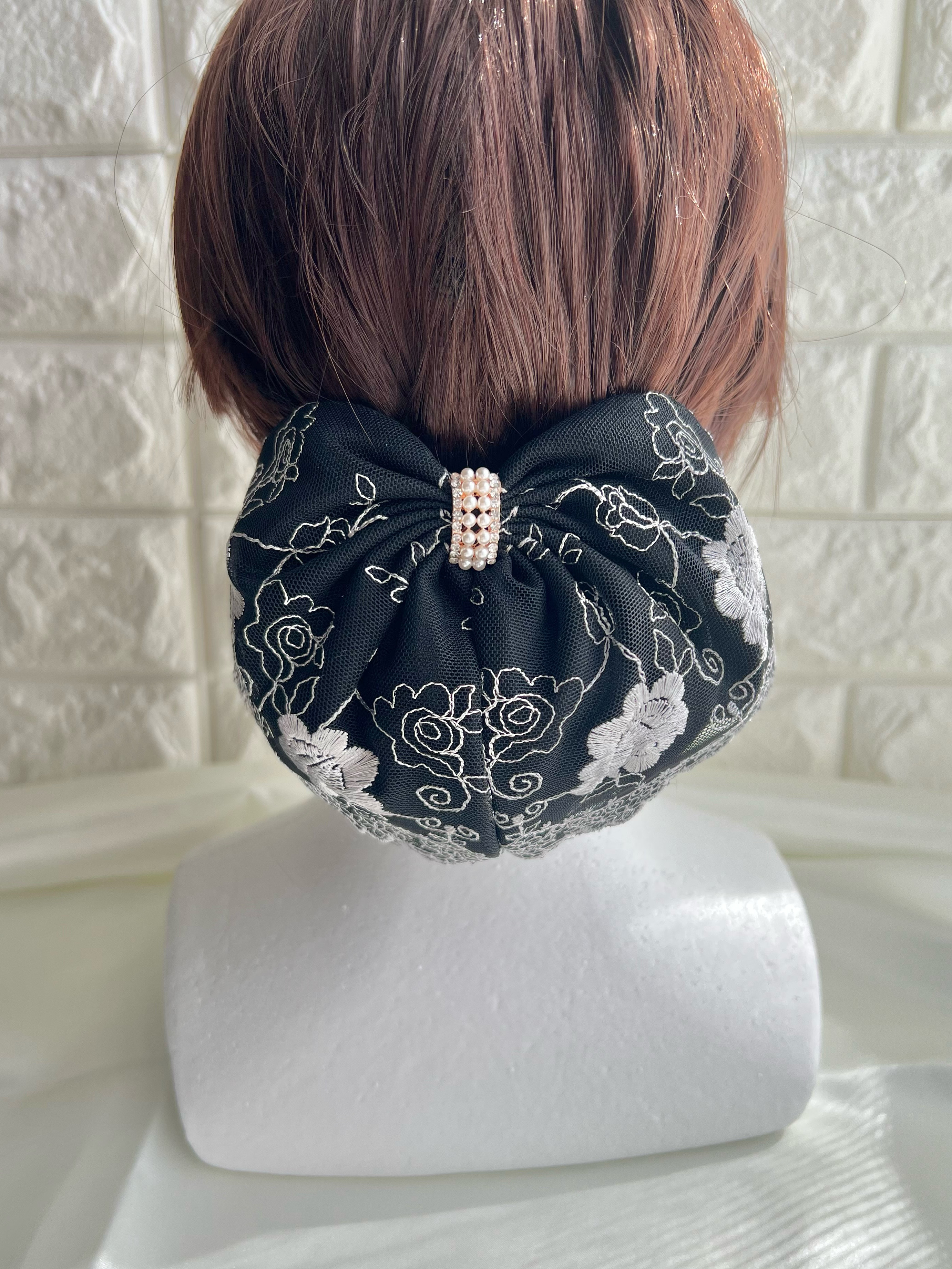 【new】ブラック×花柄レースのシニヨンネットバレッタ(薄手生地) ネット付きリボンバレッタ　黒　パール
