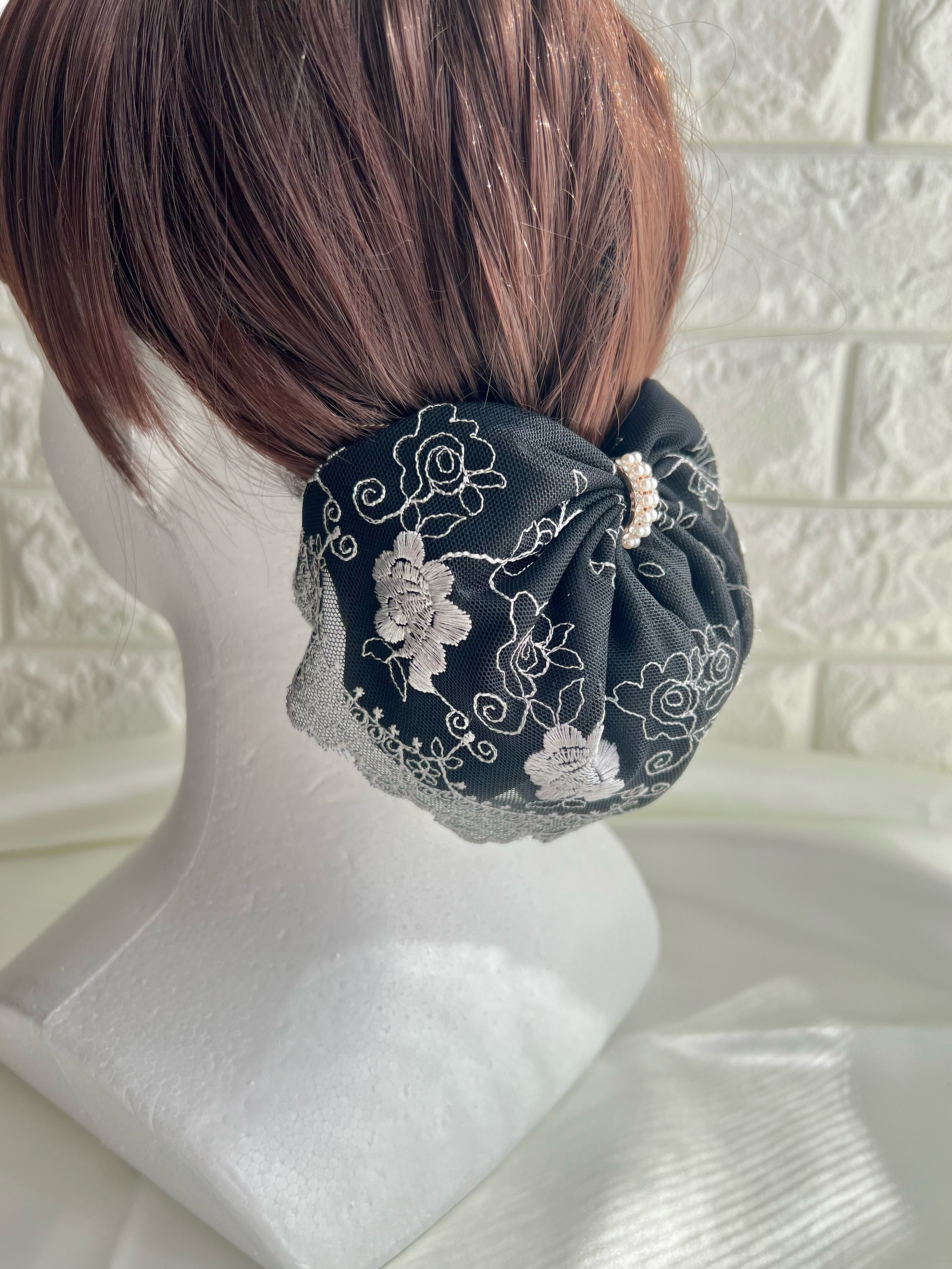 【new】ブラック×花柄レースのシニヨンネットバレッタ(薄手生地) ネット付きリボンバレッタ　黒　パール