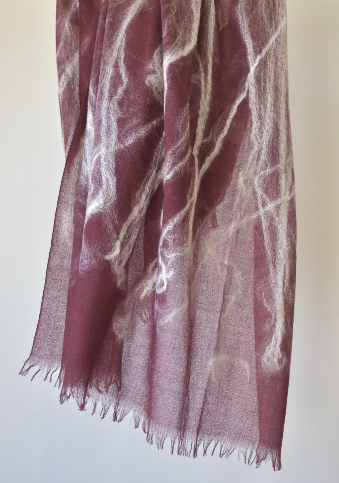 装飾シルクウールストール　｜needle punch stole　ワインレッド